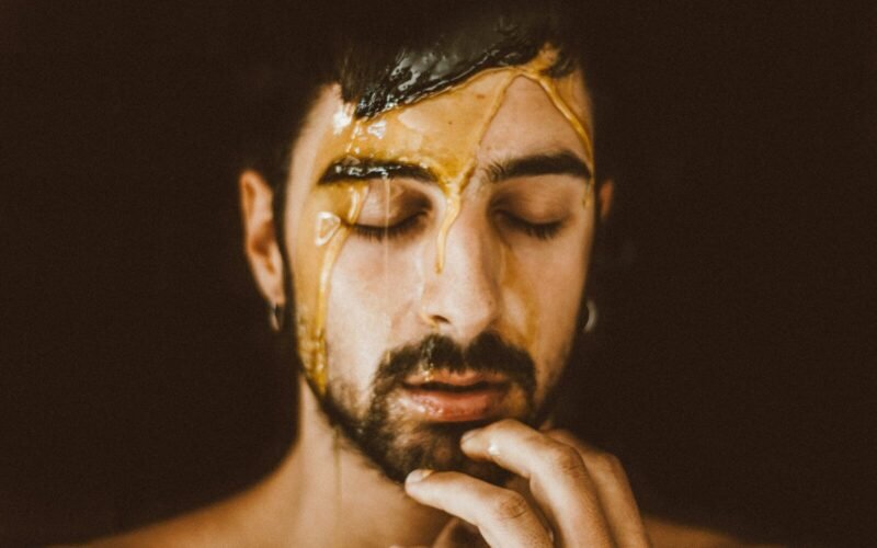Bienfaits du miel sur la peau : ce que votre crème hydratante ne fait pas (et le miel si)